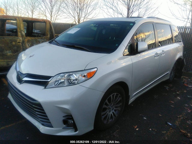 2018 Toyota Sienna, VIN: 5TDYZ3DCXJS945874