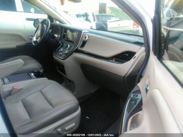 2018 Toyota Sienna, VIN: 5TDYZ3DCXJS945874