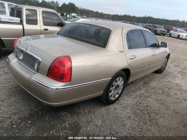 Lincoln Town Car 2009 2LNHM82V49X635568 Image 5