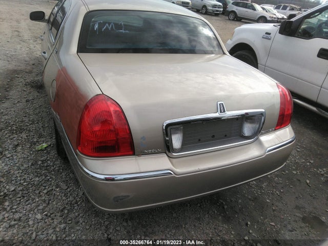 Lincoln Town Car 2009 2LNHM82V49X635568 Image 7