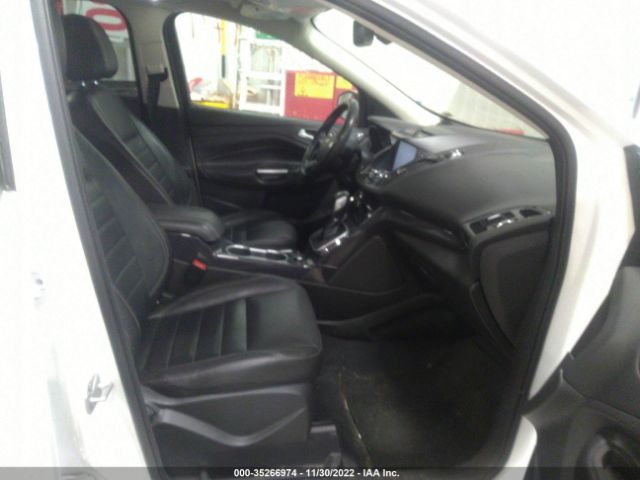 1FMCU0J90EUA45093 Ford Escape Titanium