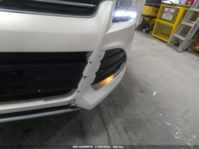 1FMCU0J90EUA45093 Ford Escape Titanium