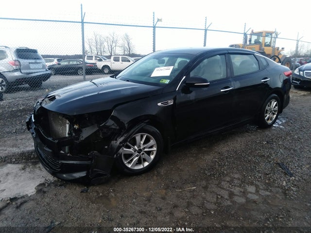KIA Optima 2017 5XXGT4L36HG168982 Image 2