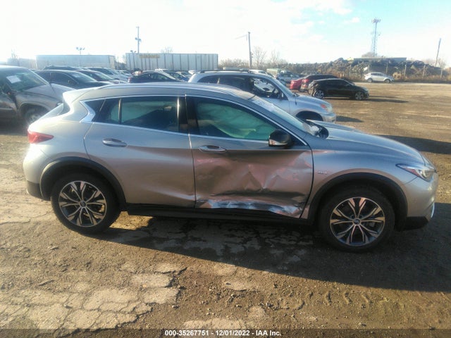 2017 Infiniti QX30, VIN: SJKCH5CR8HA025597