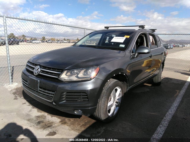 Volkswagen Touareg Lux 2011 WVGFK9BP8BD003237 Image 2