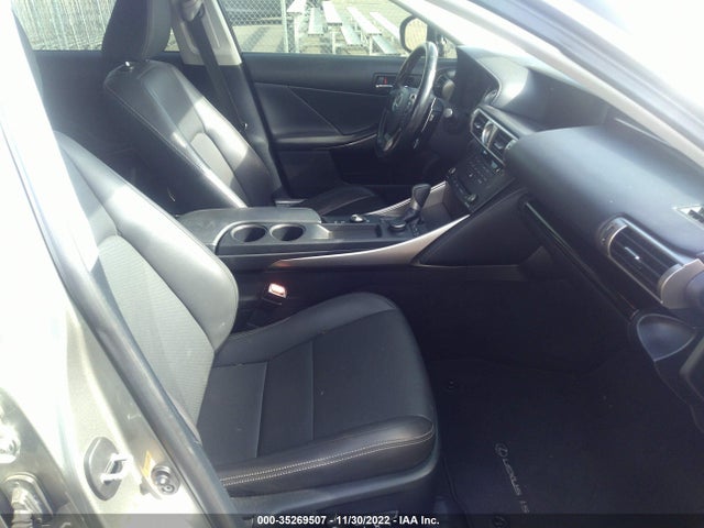 Lexus IS 200T 2016 JTHBA1D29G5028236 Image 6
