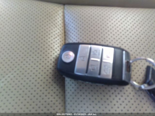 KNDMC5C18G6107587 KIA Sedona Sx