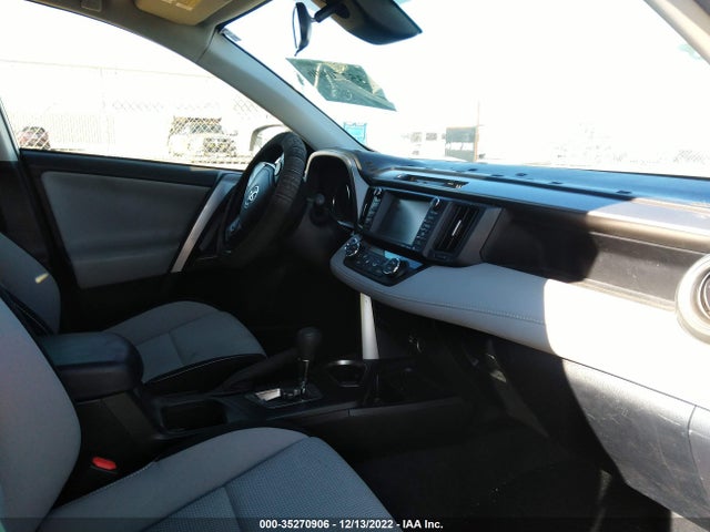 2018 Toyota RAV4, VIN: JTMRJREV6JD212229