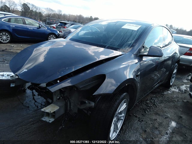 Tesla Model Y 2021 5YJYGDEEXMF110071 Image 2