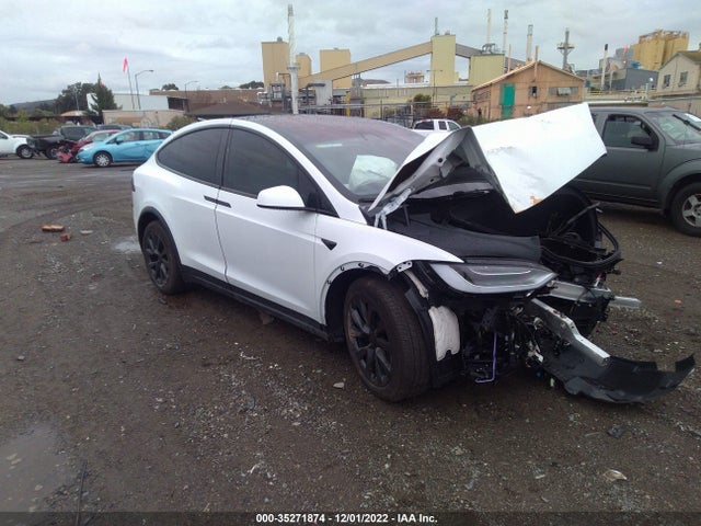 2022 Tesla Model X, VIN: 7SAXCAE5XNF351008