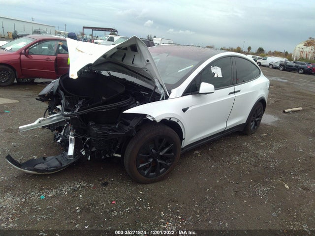 2022 Tesla Model X, VIN: 7SAXCAE5XNF351008