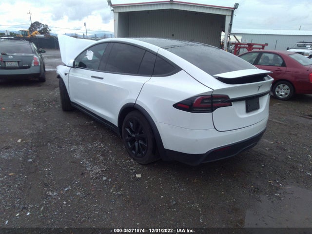 2022 Tesla Model X, VIN: 7SAXCAE5XNF351008