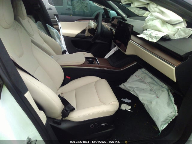 2022 Tesla Model X, VIN: 7SAXCAE5XNF351008