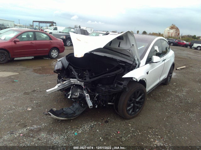 2022 Tesla Model X, VIN: 7SAXCAE5XNF351008