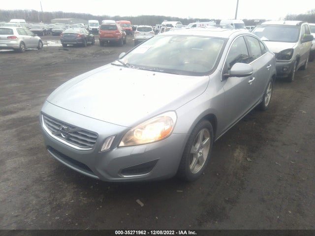 Volvo S60 T5 2013 YV1612FS9D2225954 Image 2