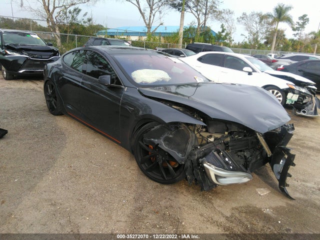 2018 Tesla Model S, VIN: 5YJSA1E49JF263386