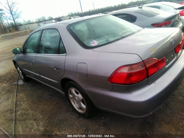 2000 HONDA ACCORD SDN EX W/LEATHER VIN: 1HGCG1653YA025242