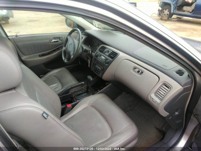 2000 HONDA ACCORD SDN EX W/LEATHER VIN: 1HGCG1653YA025242