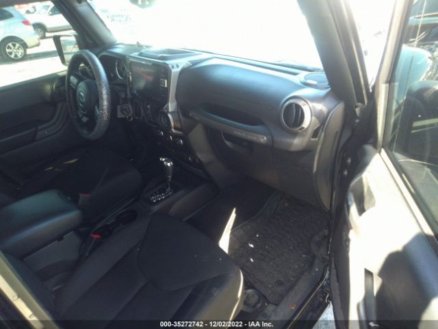 1C4BJWDG0HL554682 Jeep Wrangler Unlimited Sport