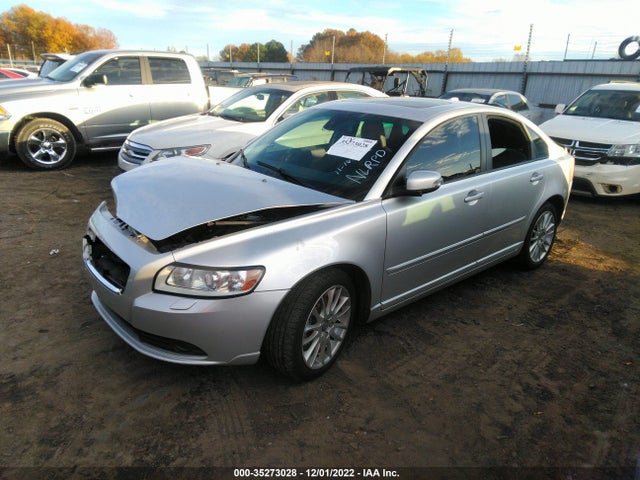 Volvo S40 2011 YV1672MS5B2550180 Image 2
