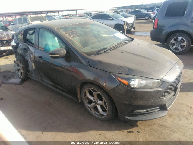 2015 Ford Focus, VIN: 1FADP3L92FL333290