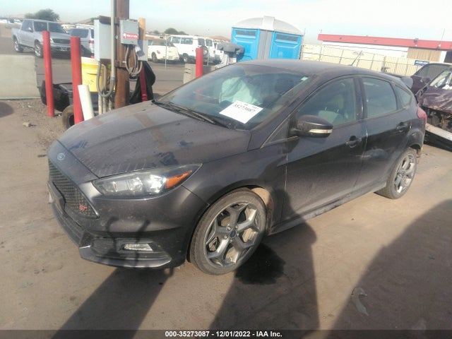 2015 Ford Focus, VIN: 1FADP3L92FL333290
