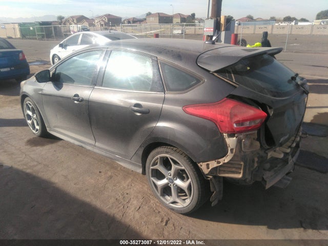 2015 Ford Focus, VIN: 1FADP3L92FL333290