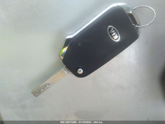 3KPF24AD9ME375587 KIA Forte Lxs