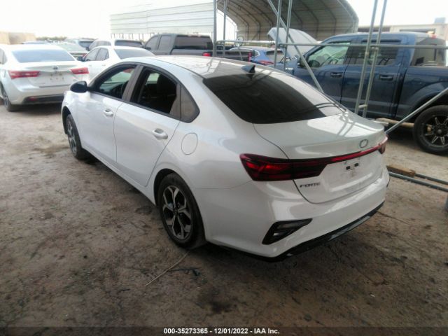 3KPF24AD9ME375587 KIA Forte Lxs