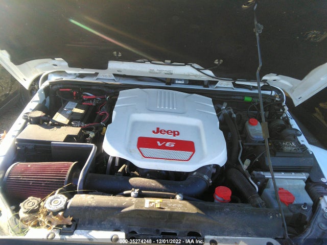 1C4BJWEG1JL810705 Jeep Wrangler Jk Unlimited Sahara