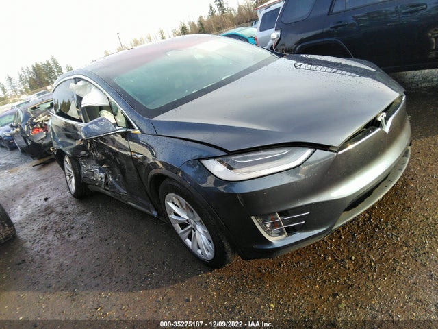 2020 Tesla Model X, VIN: 5YJXCDE24LF303683
