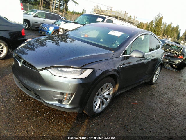 2020 Tesla Model X, VIN: 5YJXCDE24LF303683