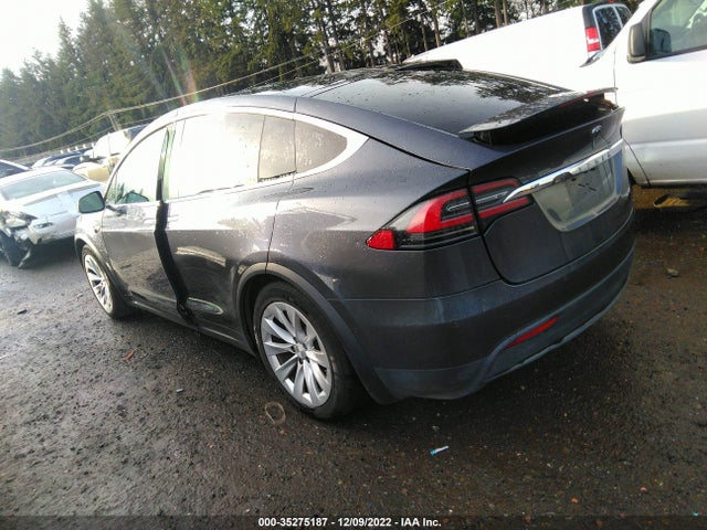2020 Tesla Model X, VIN: 5YJXCDE24LF303683