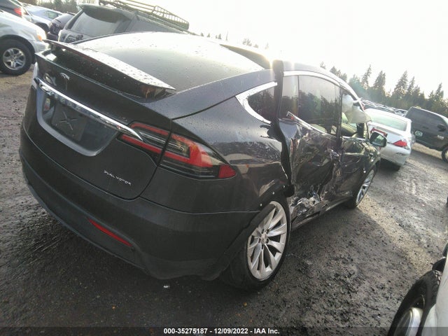 2020 Tesla Model X, VIN: 5YJXCDE24LF303683