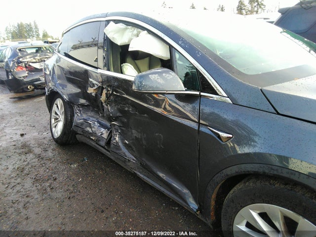 2020 Tesla Model X, VIN: 5YJXCDE24LF303683