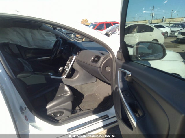 2015 Volvo S60, VIN: YV140MFK5F2352922