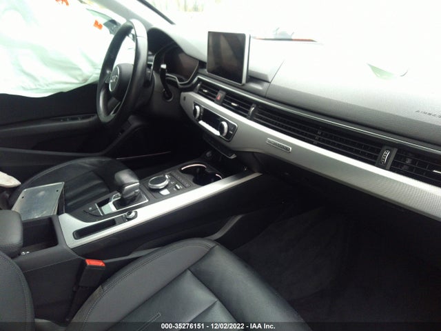 2017 Audi A4, VIN: WAUENAF47HN005571