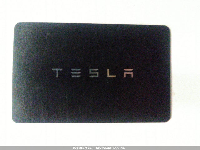 2022 Tesla Model X, VIN: 7SAXCDE57NF338668