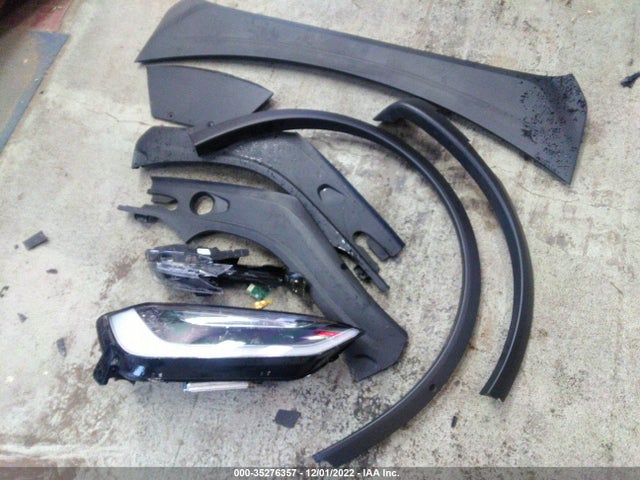 2022 Tesla Model X, VIN: 7SAXCDE57NF338668