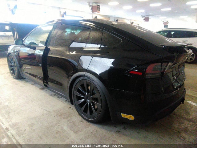 2022 Tesla Model X, VIN: 7SAXCDE57NF338668