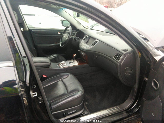 2011 HYUNDAI GENESIS VIN: KMHGC4DE5BU122525