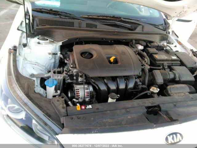 3KPF24AD8ME305126 KIA Forte Lxs