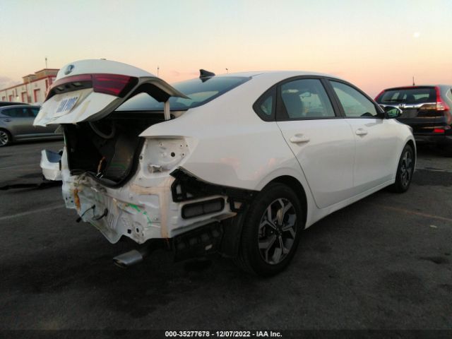 3KPF24AD8ME305126 KIA Forte Lxs