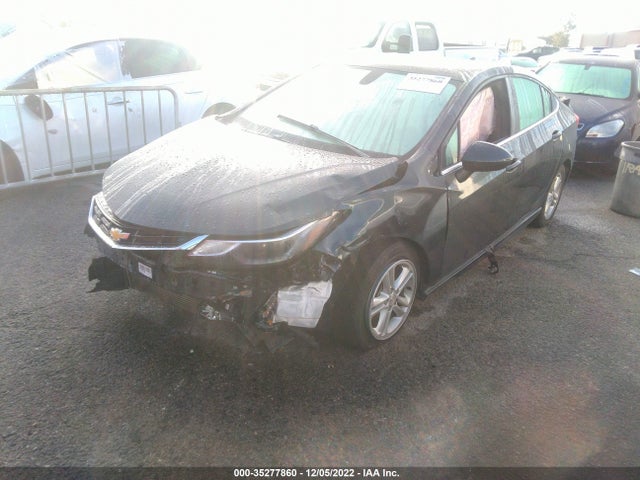 Chevrolet CRUZE LT 2018 1G1BE5SM6J7127327 Image 2