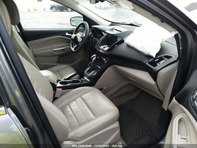 1FMCU0J98EUE58072 Ford Escape Titanium