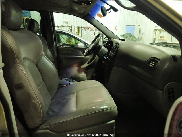 2001 CHRYSLER TOWN & COUNTRY LIMITED VIN: 2C8GP64L21R150926