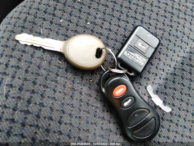 2005 CHRYSLER SEBRING SDN VIN: 1C3EL46X55N684230