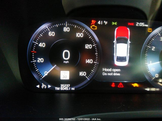 7JRA22TLXKG009025 Volvo S60 INSCRIPTION