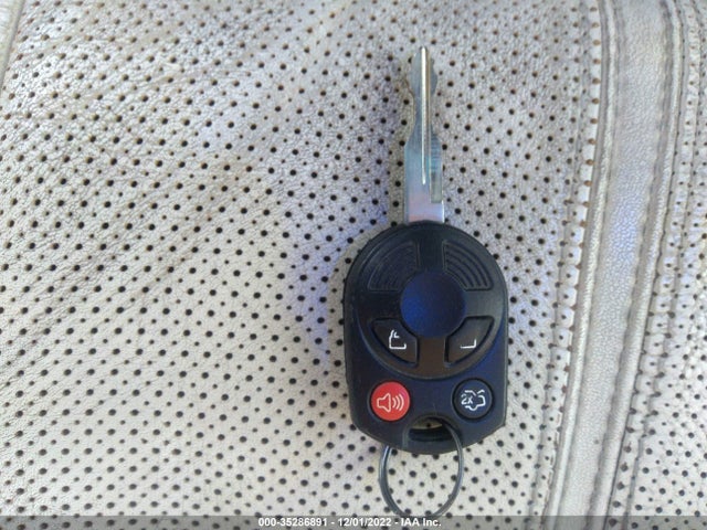 Lincoln MKZ 2011 3LNHL2JC3BR755835 Image 3