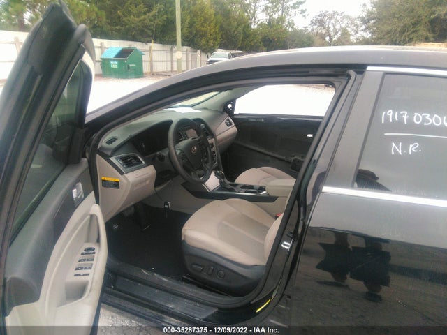 2015 HYUNDAI SONATA 2.4L SE VIN: 5NPE24AF8FH242315